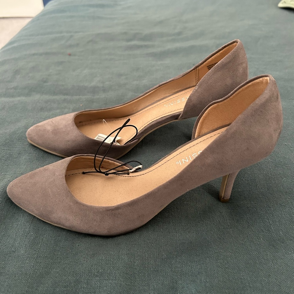 Massini Women's Gray Suede Heels